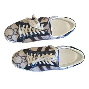 Gucci Black and Cream Athletic Shoes